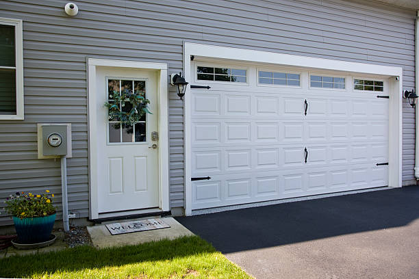 24/7 Emergency Garage Door Panel Replacement experts in Central, LA